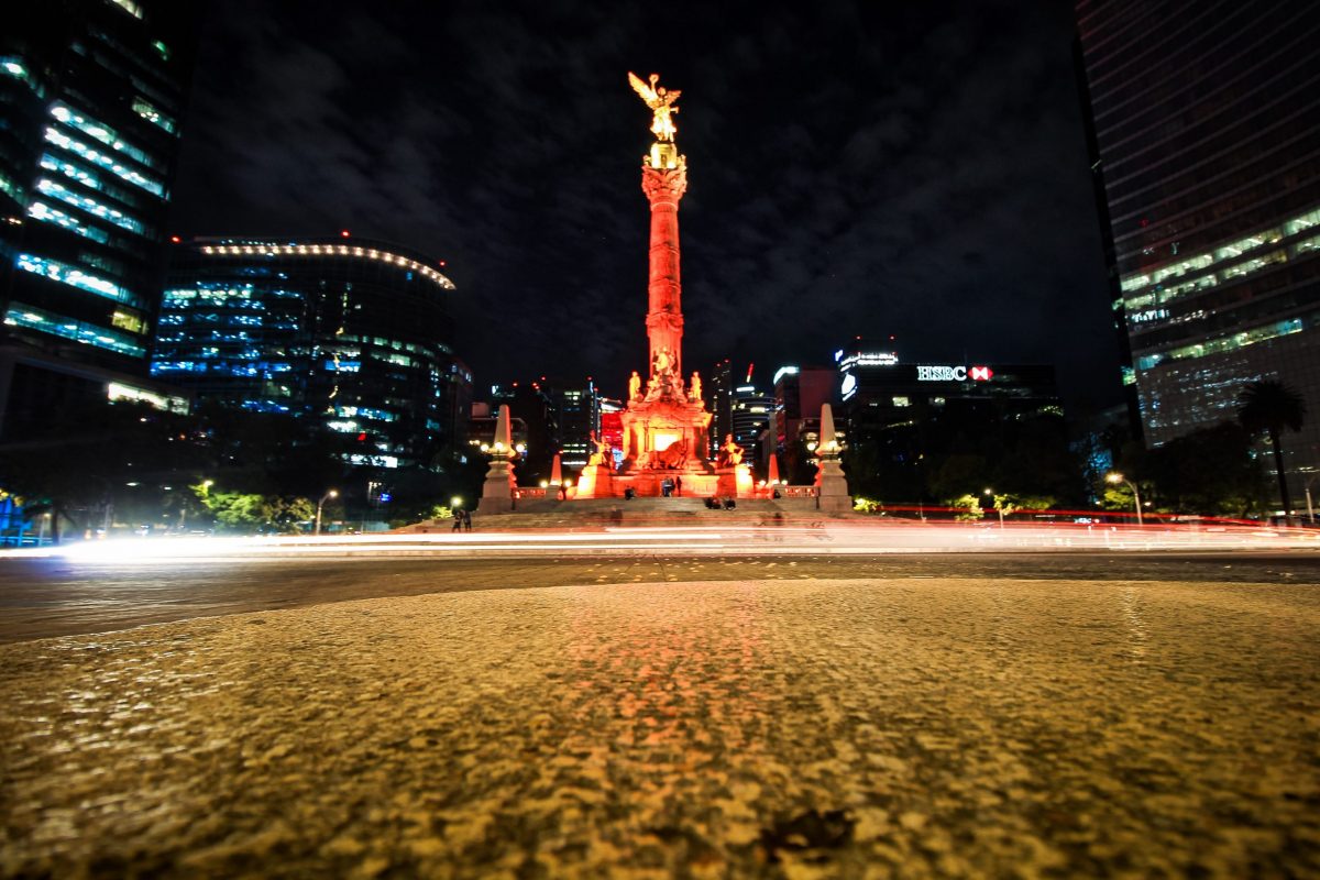angel-de-la-independencia-in-mexico-city-at-night-6DS9BNP